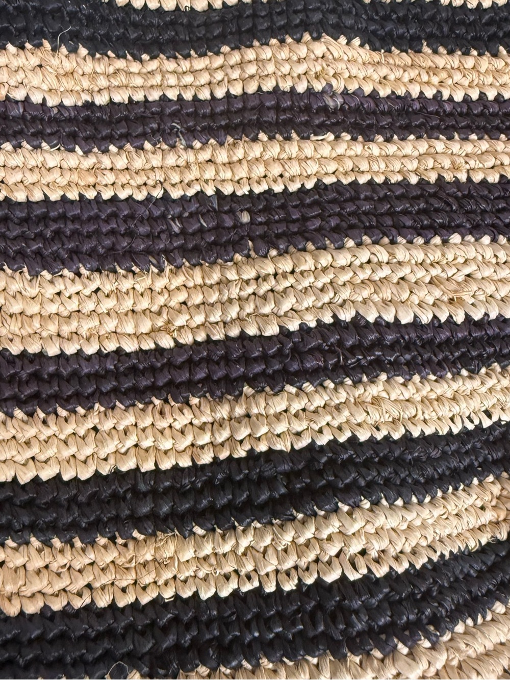 Striped Raffia Tote Bag - Picture 3 of 10